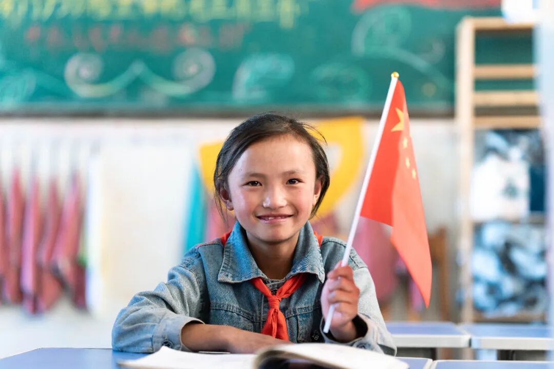 双节同庆，听孩子们唱给祖国的歌｜祝大家假期愉快，阖家幸福！